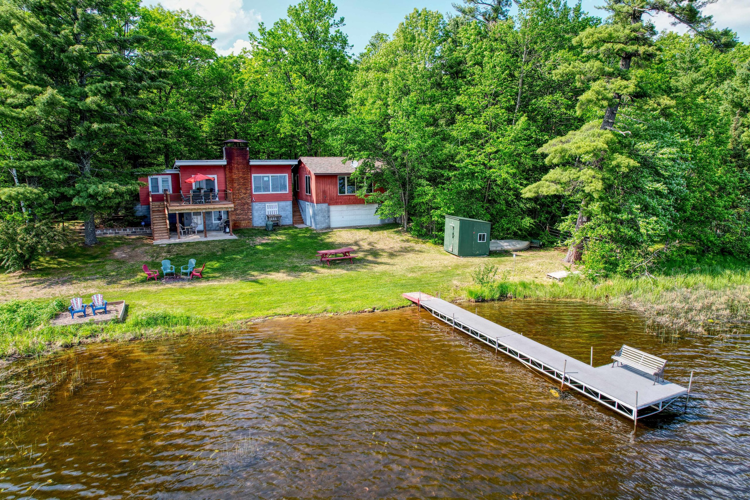 Ruby's Cabin lakeside vacation rental near Hinckley, Minnesota
